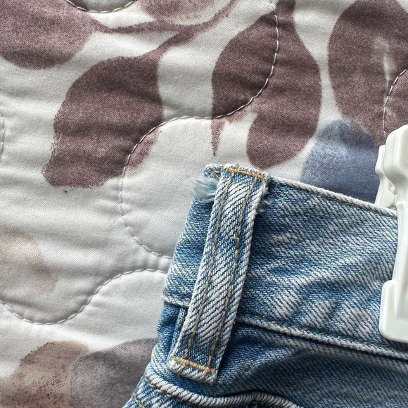 American Eagle High Rise Ripped Mom Jeans - Picture 7 of 7